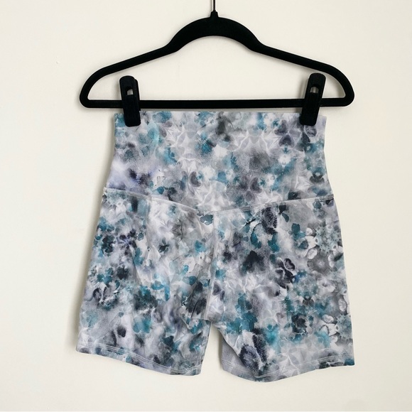 lululemon - align short 6” nulu bottoms stretch printed multicolor - Picture 3 of 5